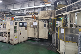 High-strength die casting that are less internally defective due to pressure reduction and local pressures